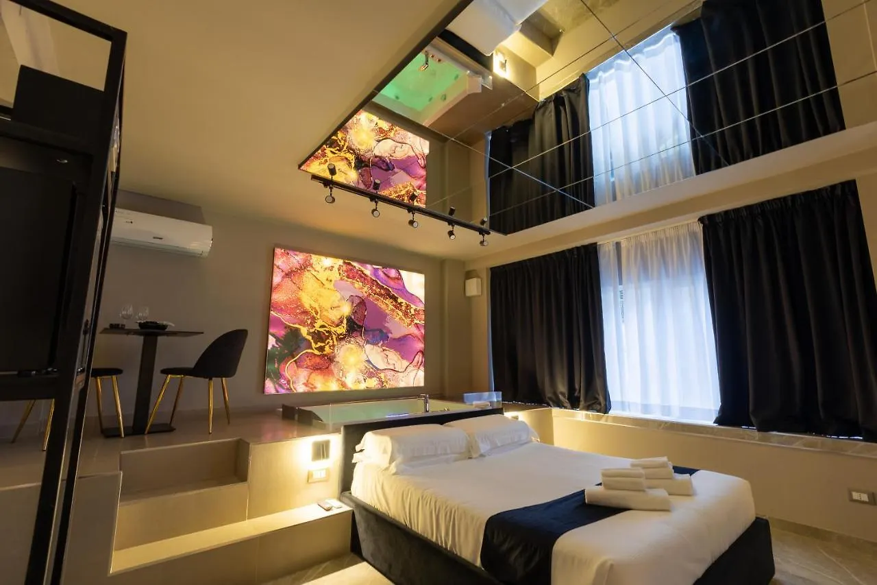 Maximum Exclusive Suite & Spa contacts